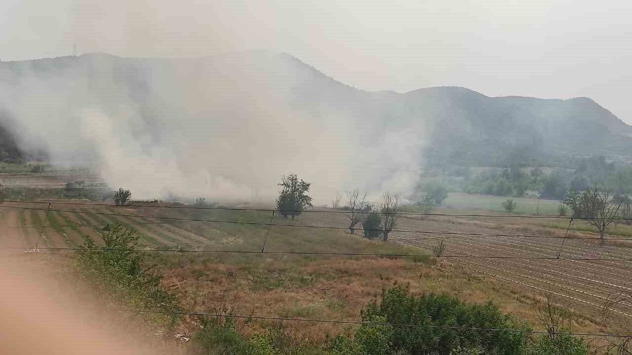 Osmaneli’de anız yangını söndürüldü