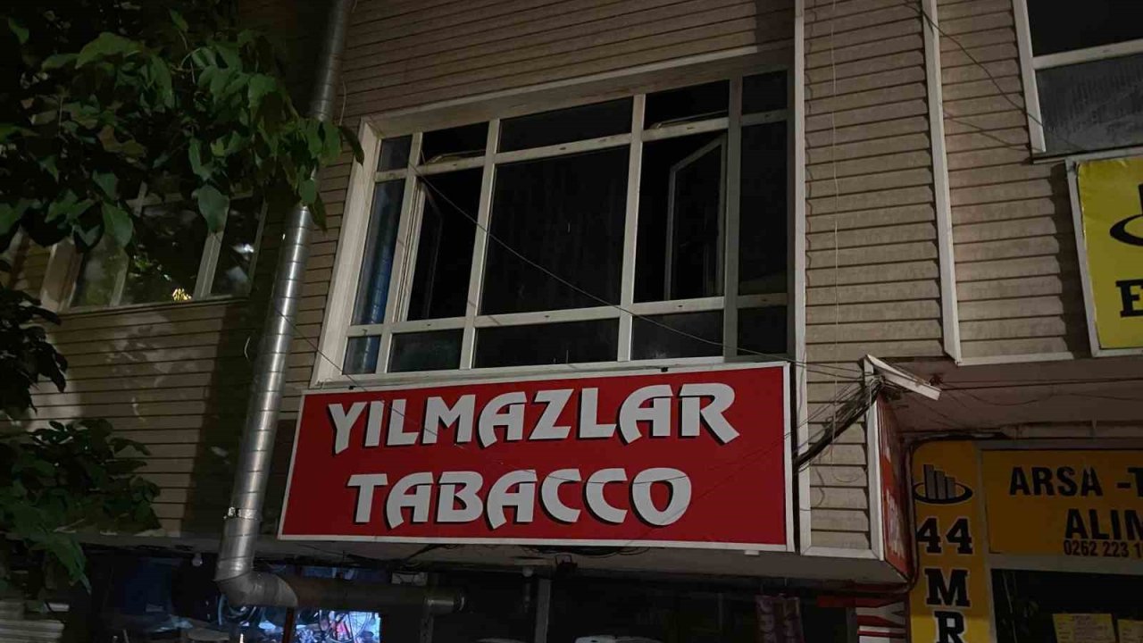 İş yerinde unutulup kapı üstüne kilitlenince çareyi camda aradı, düşerek ağır yaralandı