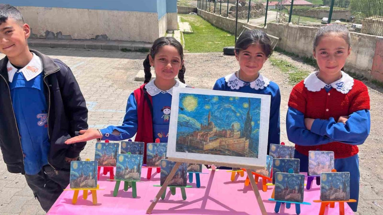 Minik eller sanatla buluştu