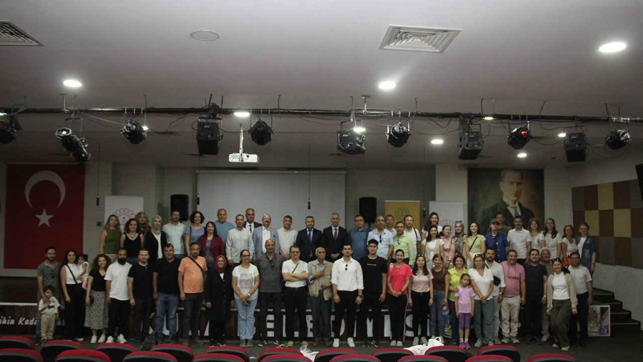 Manisa’daki Öğretmenler Türkiye Yüzyılı Maarif Modeli kapsamında Kula’da buluştu