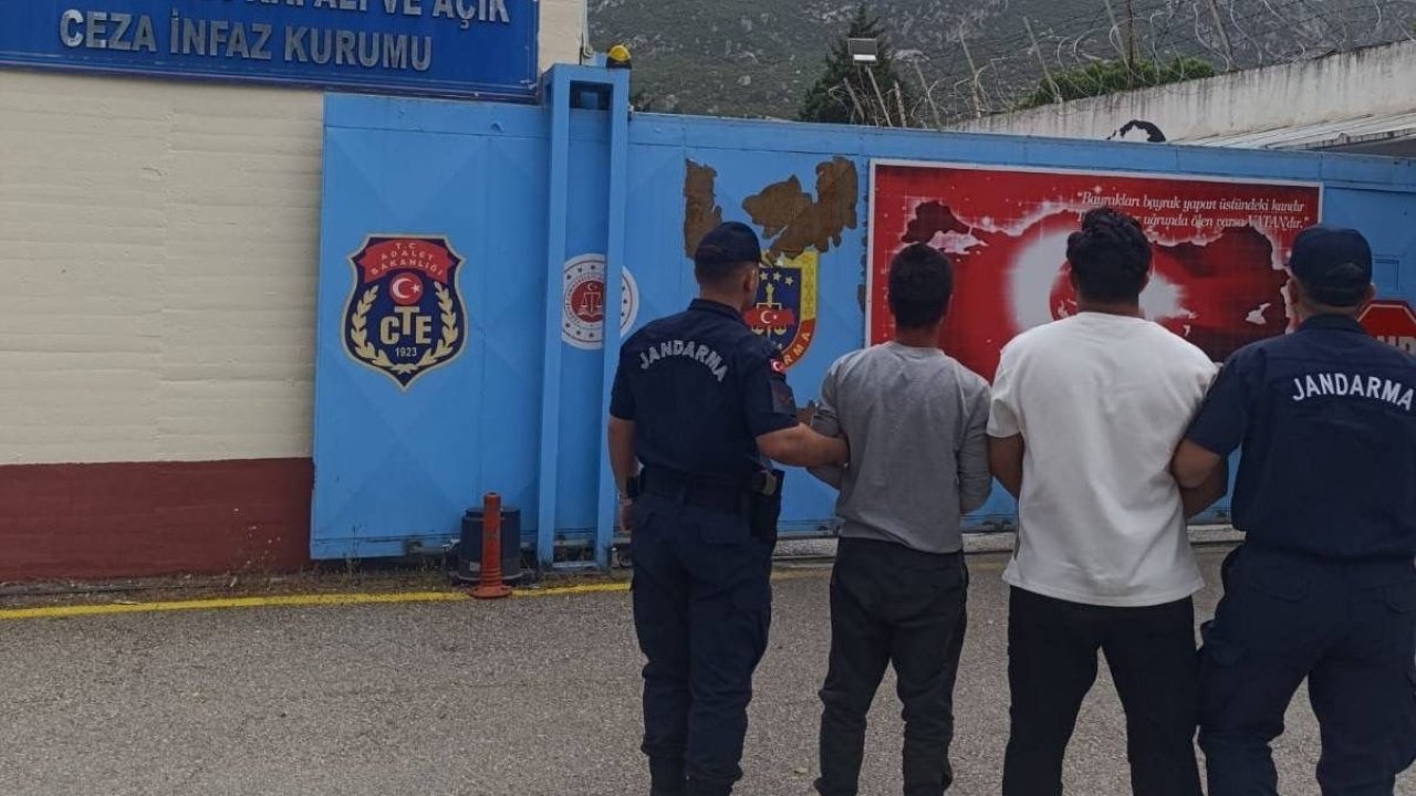 Turgutlu’da aranan 2 şahıs jandarmadan kaçamadı