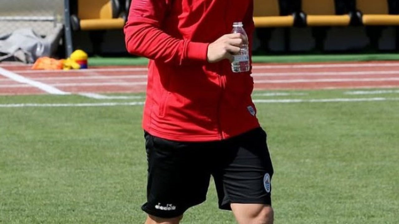 Aliağa FK’da Mertcan Açıkgöz ve Göktuğ Yılmaz imzayı attı