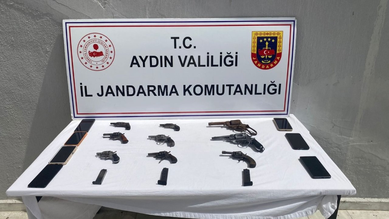 Aydın’da silah ticareti jandarma ekiplerine takıldı