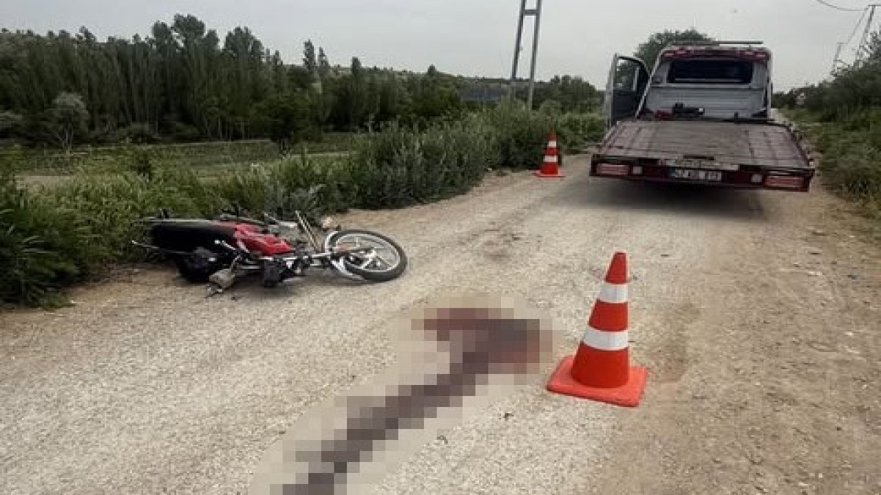 Ehliyetsiz sürücünün çarptığı motosikletli hayatını kaybetti
