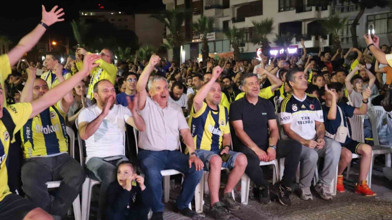 Turgutlu’da Fenerbahçe Beko’nun tarihi zaferi dev ekranda izlendi