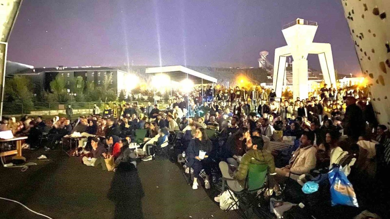 Fenerbahçe için Erzurum’da dev ekran kuruldu