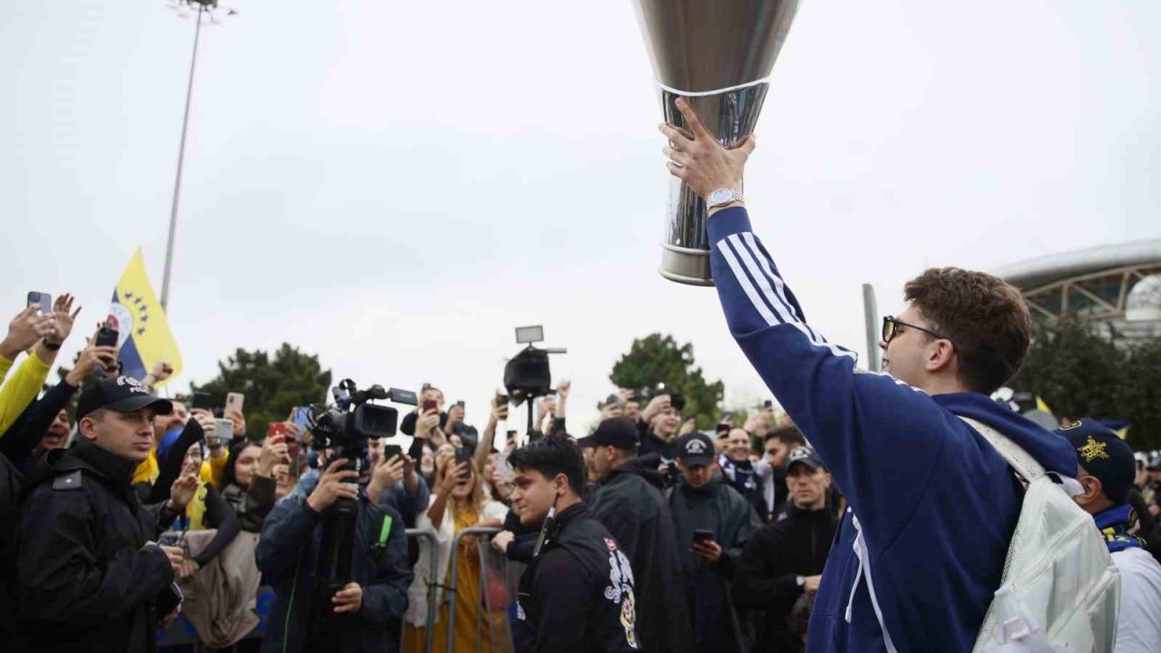 Euroleague şampiyonu Fenerbahçe, İstanbul’a döndü