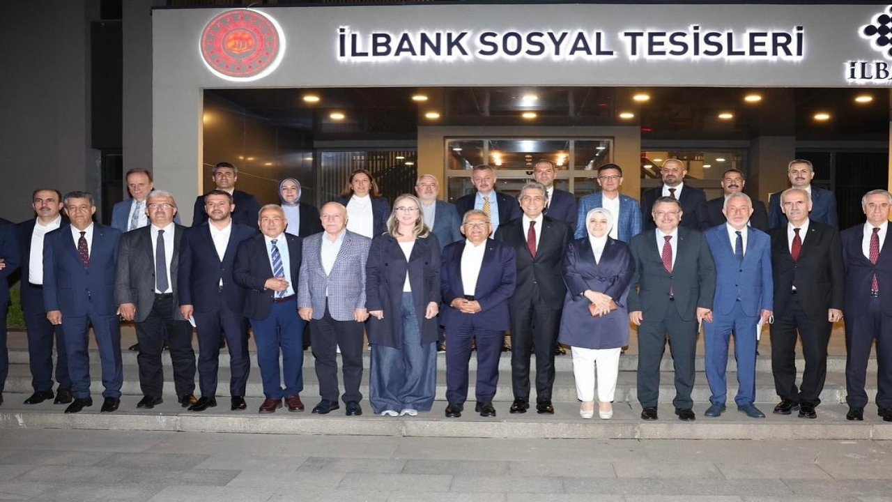 Büyükkılıç, AK Parti Yerel Yönetimler Toplantısı’na katıldı