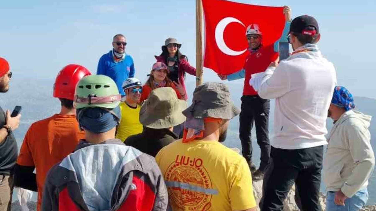 Kırşehirli 3 dağcı Anamas Dağları Dedegöl Zirvesine tırmandı