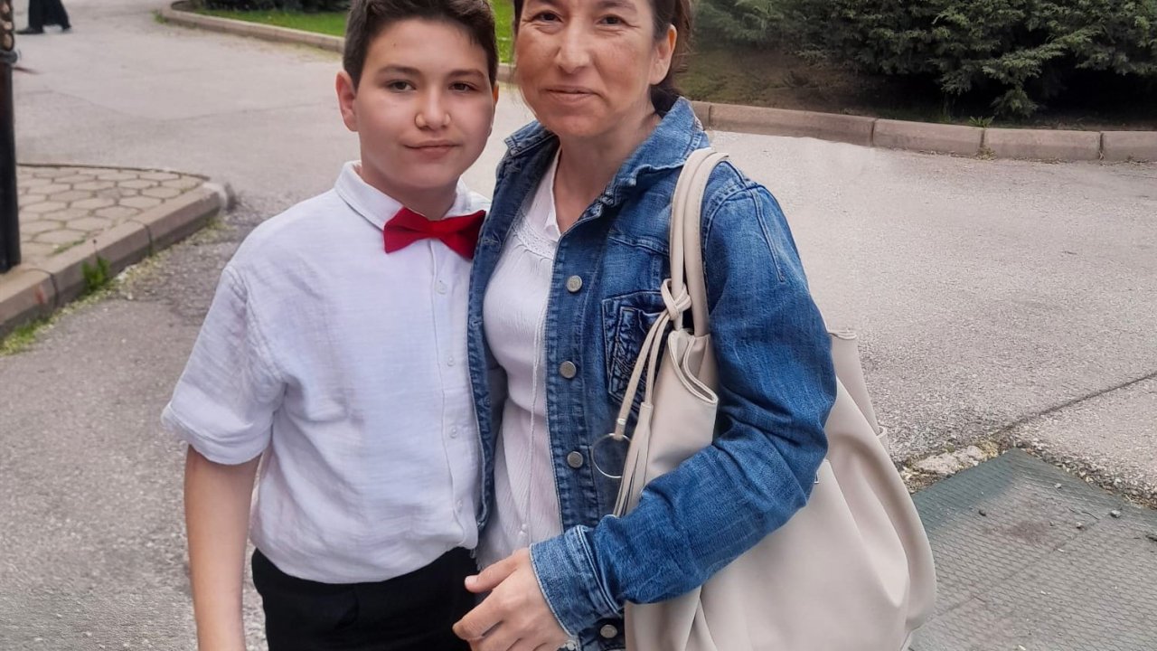 Tepebaşı Belediyesi İki Elin Sesi Var Çocuk Korosu, minik Efe’nin iyileşmesinde umut oldu