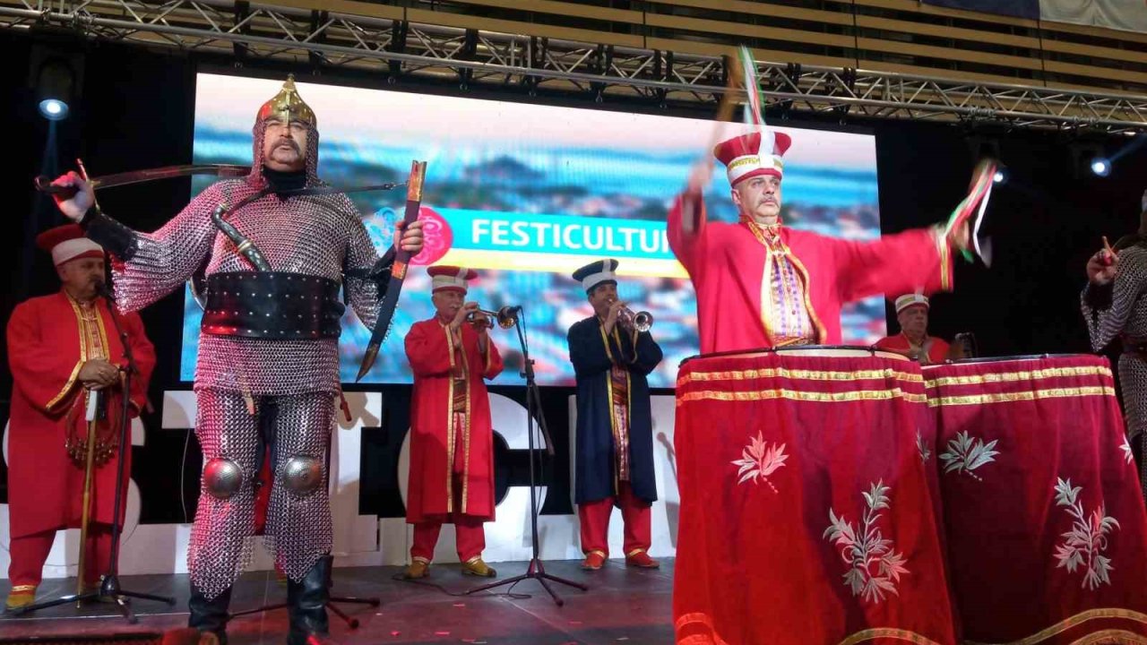Bursa Mehter Takımı Fransa’yı fethetti