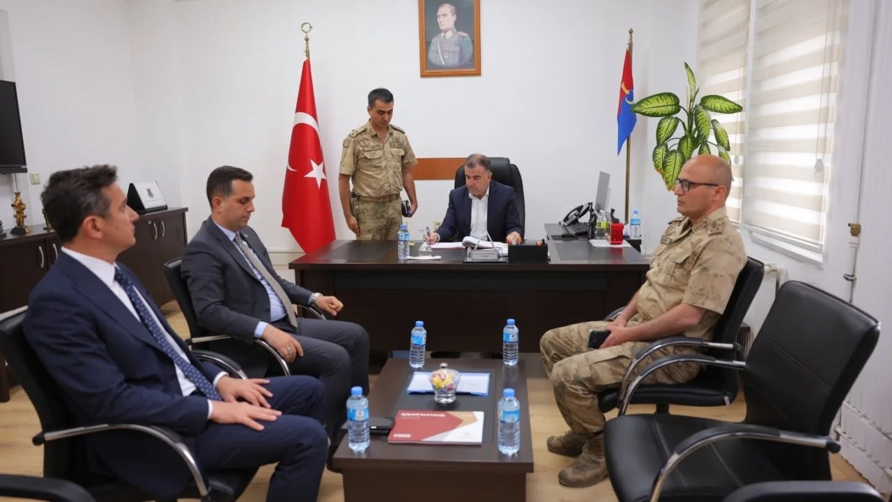 Vali Eldivan Demirözü’nde jandarma personeliyle bir araya geldi