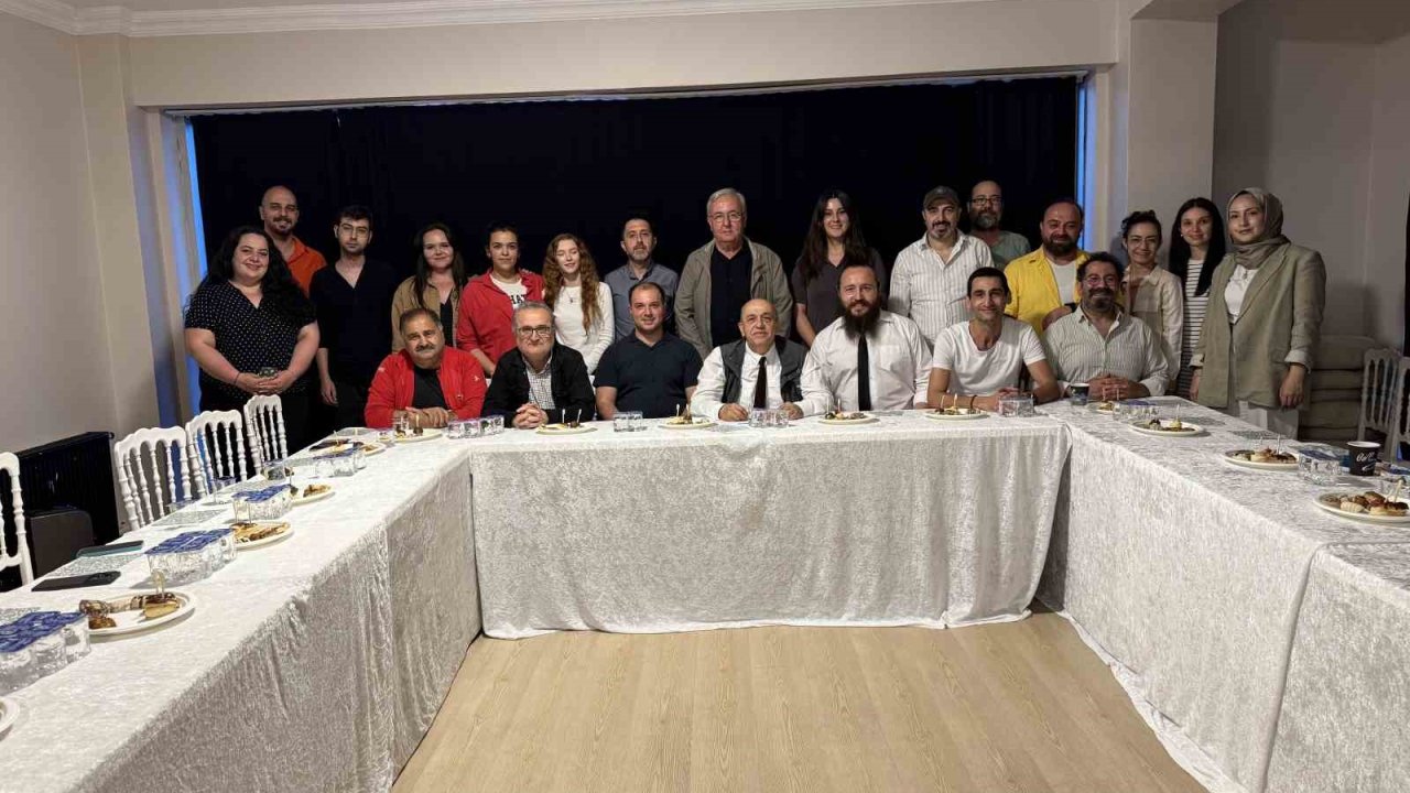 Tiyatrocular Düzce’de güçlerini birleştirdi
