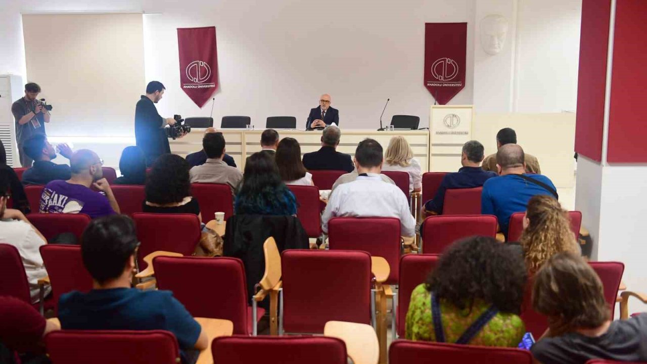 Sinema Genel Müdürü Birol Güven Eskişehir Uluslararası Film Festivali’nde öğrencilerle bir araya geldi