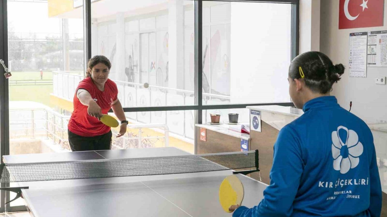 Mersin’de kız kardeşlerden spor başarısı