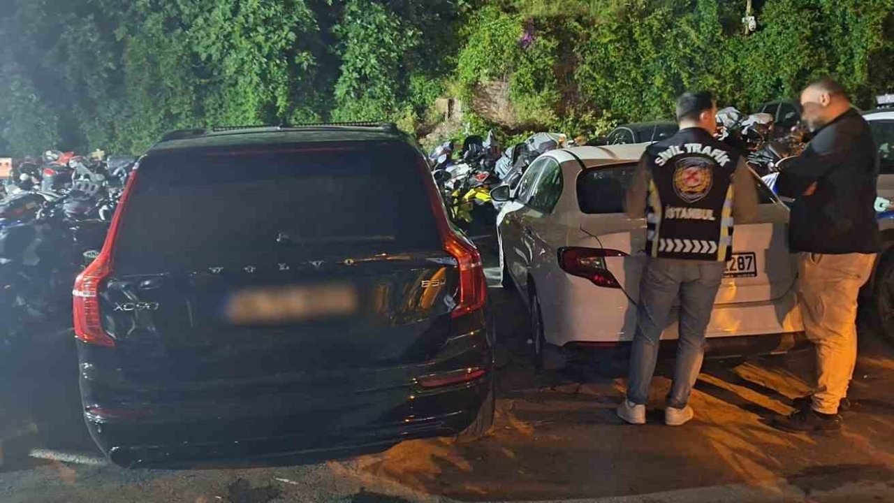 Beyoğlu’nda aracında usulsüz çakar bulunan sürücüye 136 bin 165 lira ceza
