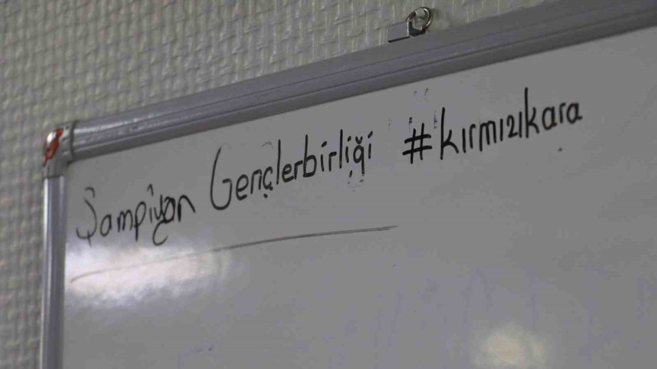 Gençlerbirliği Sportif Direktörü Düzgün, basın mensuplarıyla bir araya geldi
