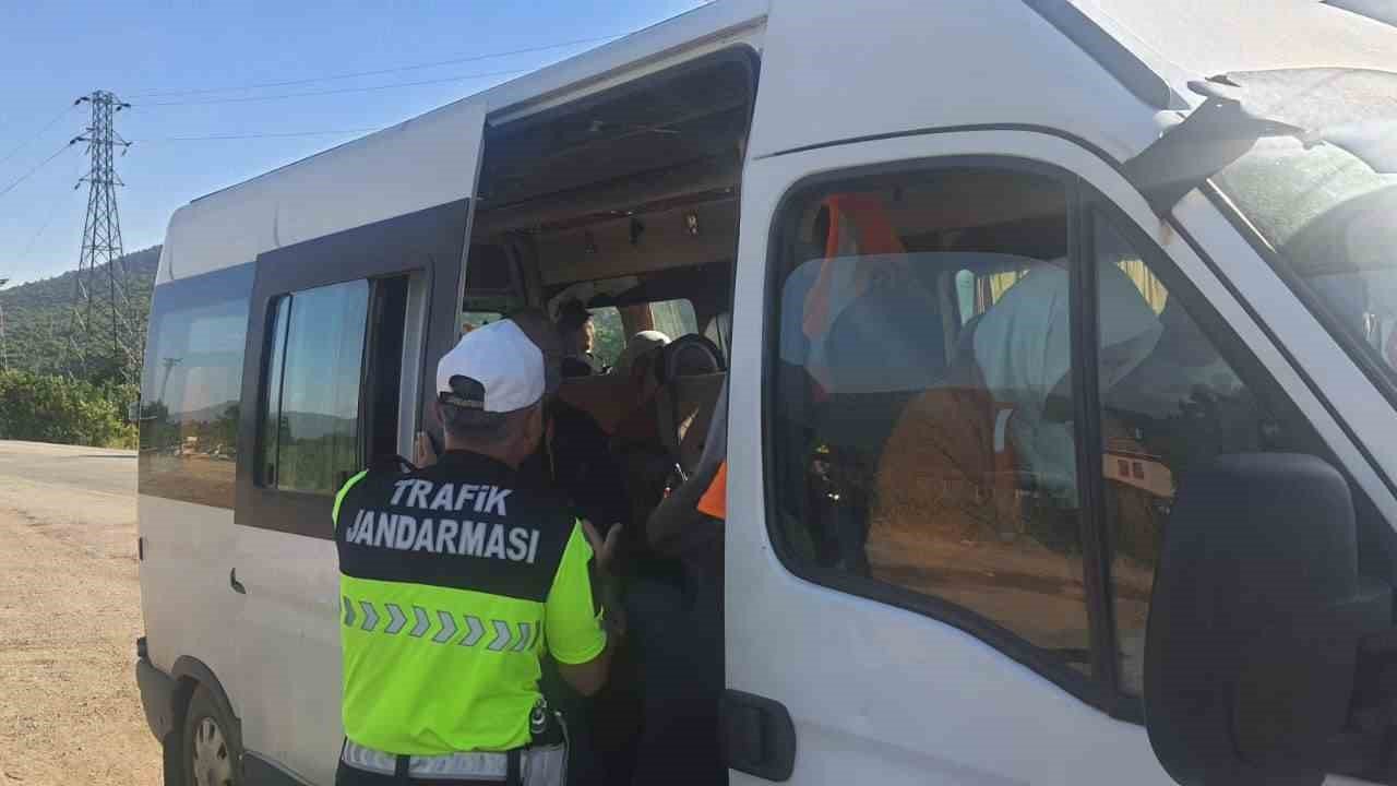 Eğirdir’de tarım işçilerine güvenli ulaşım denetimi: 2 araca ceza kesildi