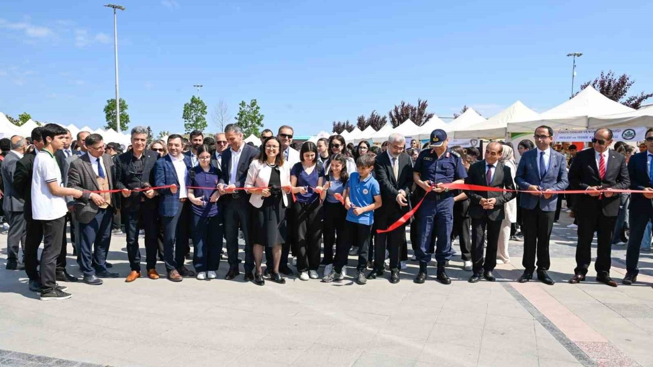 Yalova Mesleki ve Teknik Eğitim Fuarı açıldı