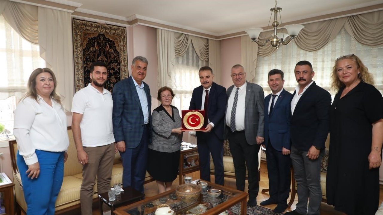 Zehra Baysal’a eğitime verdiği destek için anlamlı teşekkür