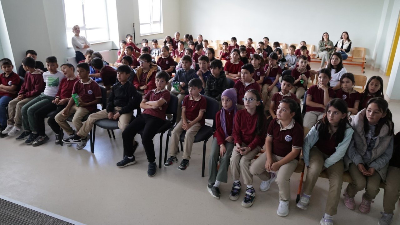 Kütahya Belediyesi’nden öğrencilere sıfır atık eğitimi