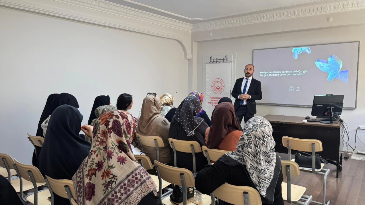 Aile Destek Merkezlerinde eğitim programı düzenlendi