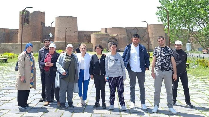 Kars'ta Özel Gereksinimli Bireylerden Ani Ören Yeri’ne Ziyaret