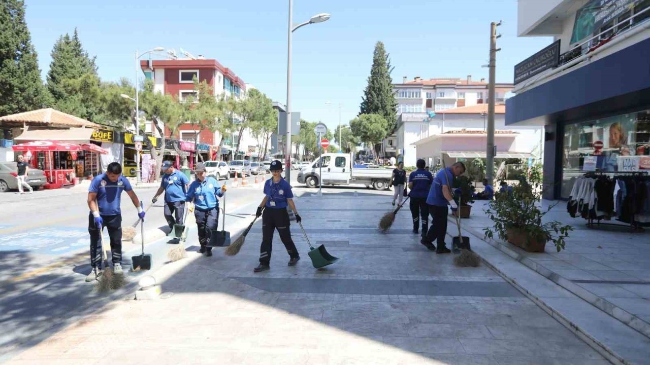 Muğla Büyükşehir Belediyesi’nden 13 ilçede temizlik seferberliği