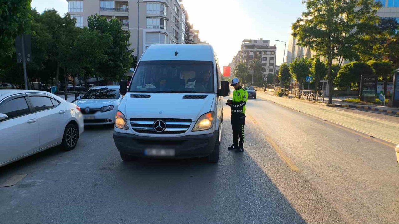 Manisa’da 7 servis aracı trafikten men edildi