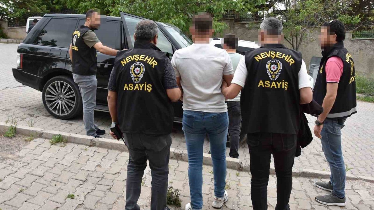 Masaj salonuna fuhuş operasyonu: 3 gözaltı