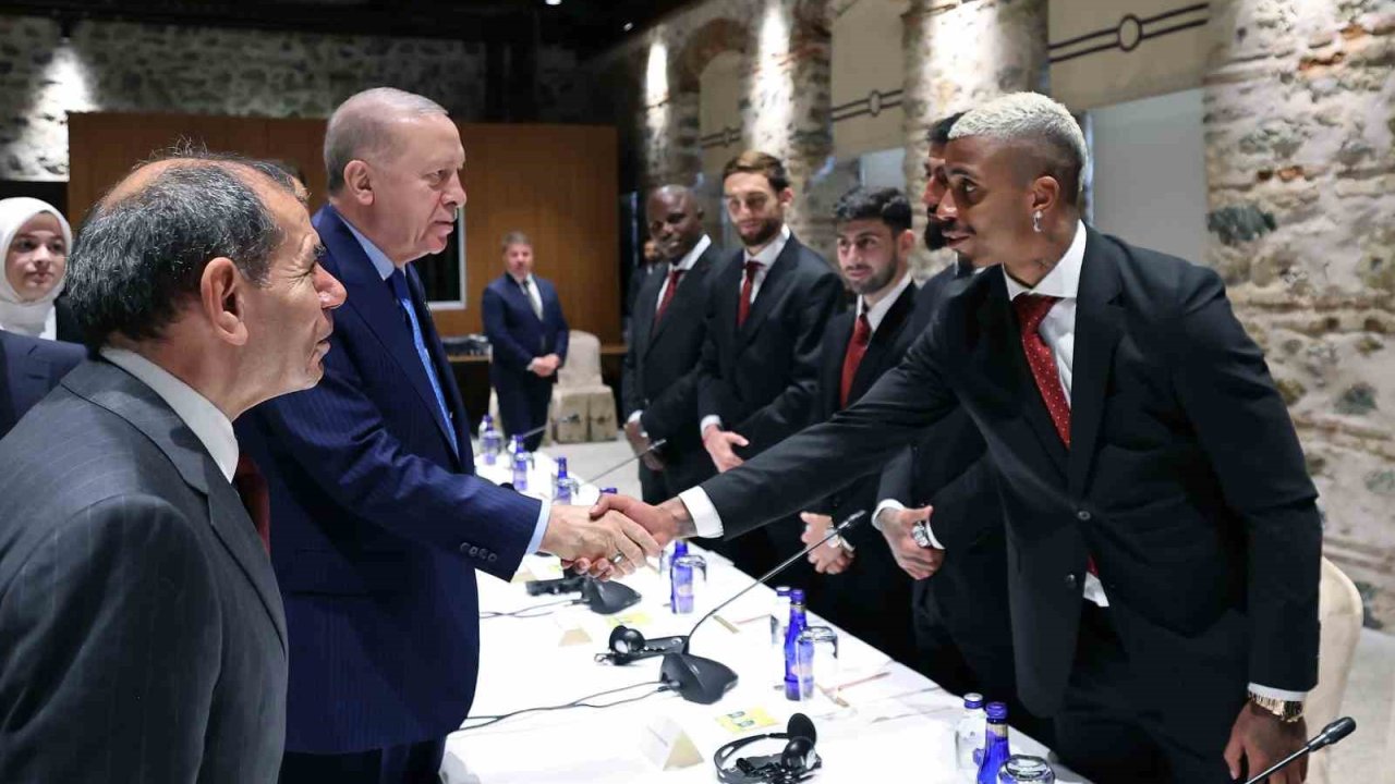 Cumhurbaşkanı Erdoğan, Galatasaray’ı kabul etti