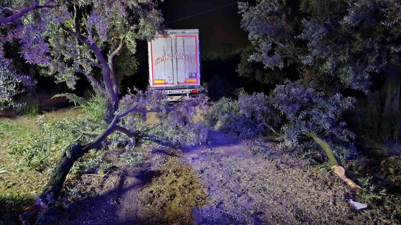 Tır otomobili biçti: 1 ölü, 1 yaralı
