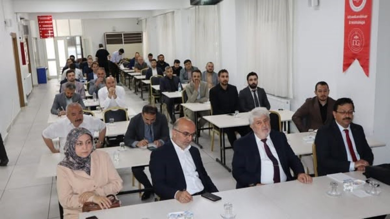 Gençlik koordinatörleri ve manevi danışmanlar istişare için bir araya geldi