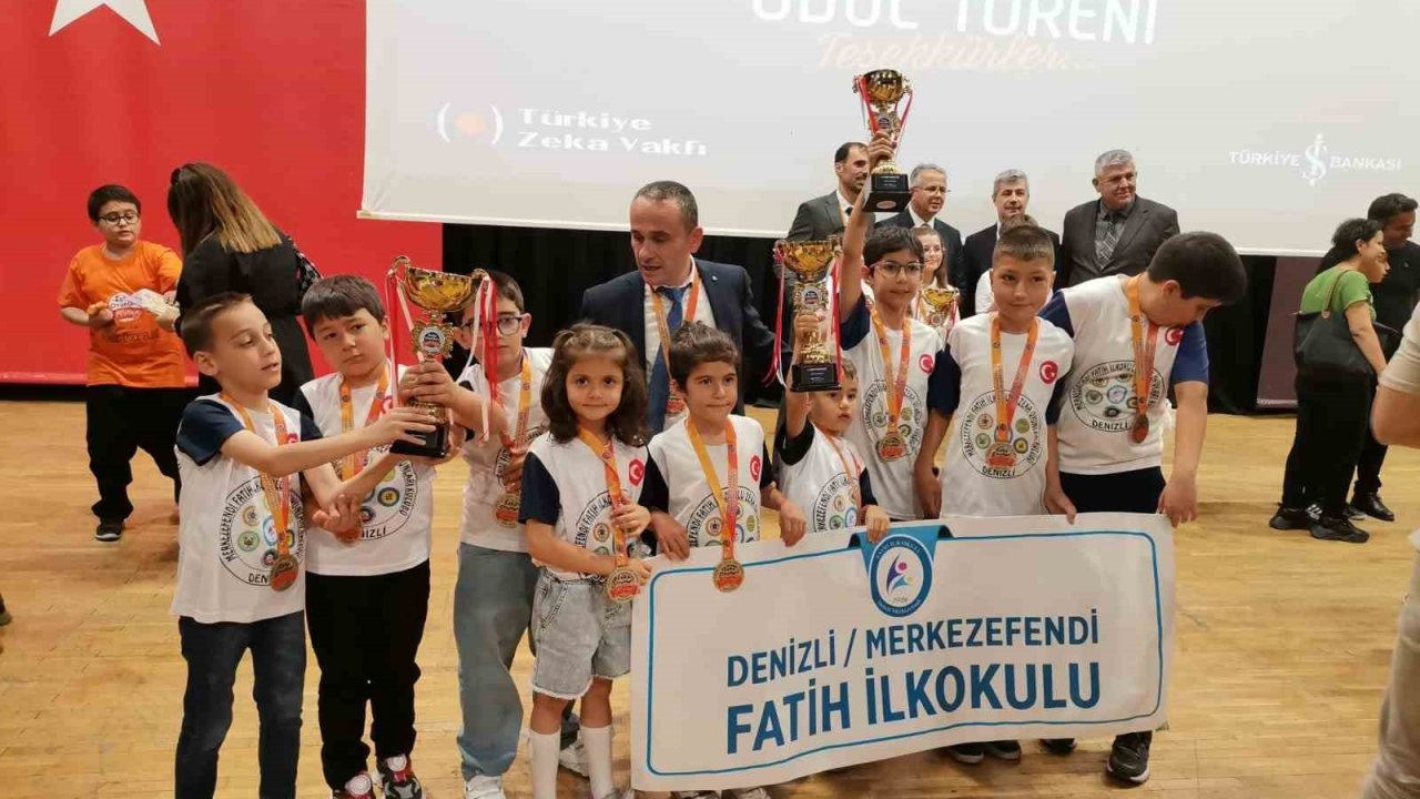 Denizlili öğrenciler zeka oyunlarının en başarılı okulu seçildi