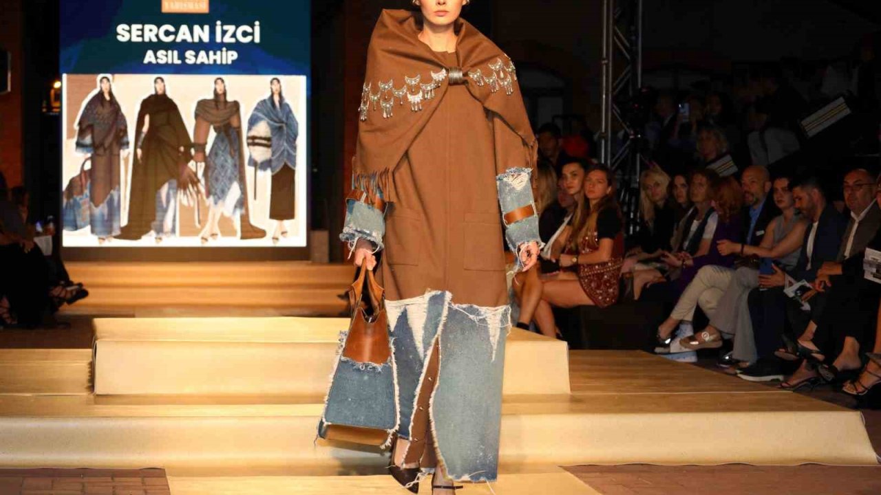 İzmir Ekonomili modacılara çifte ödül