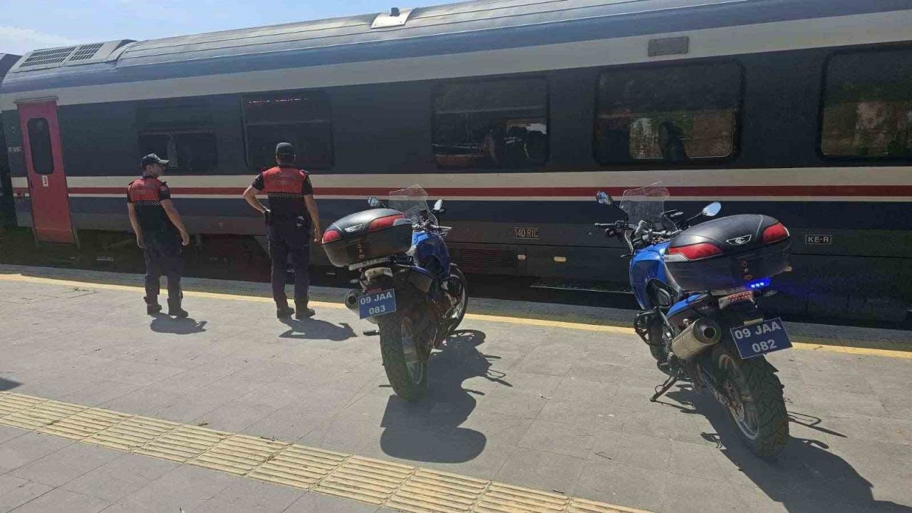 Uyuşturucu satıcısı trende yakalandı