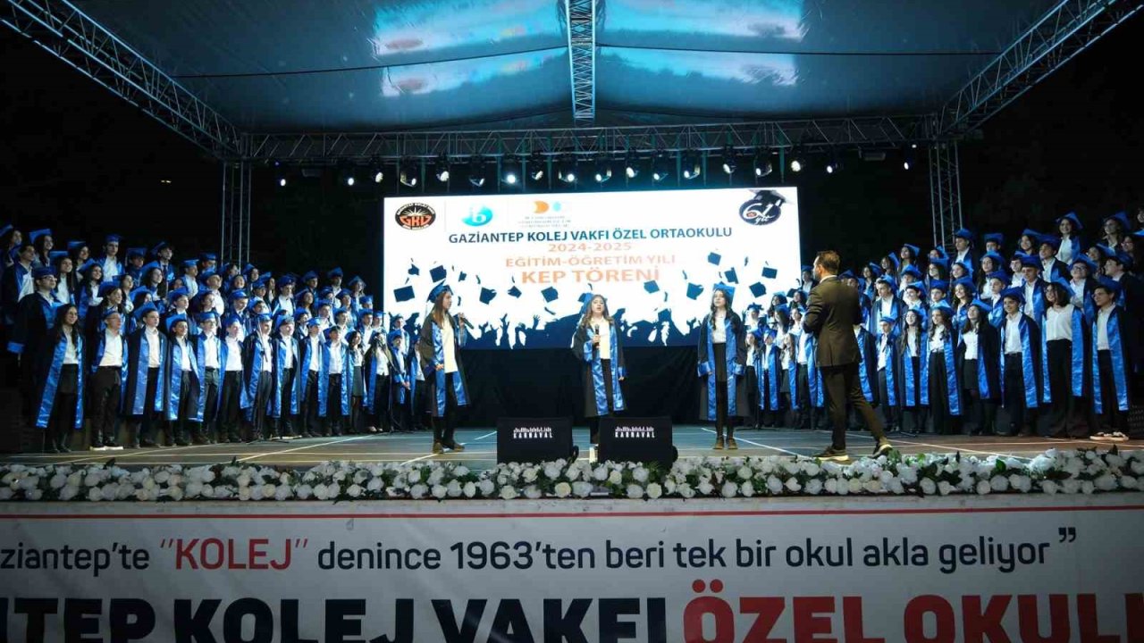 GKV Ortaokul mezunlarını uğurladı