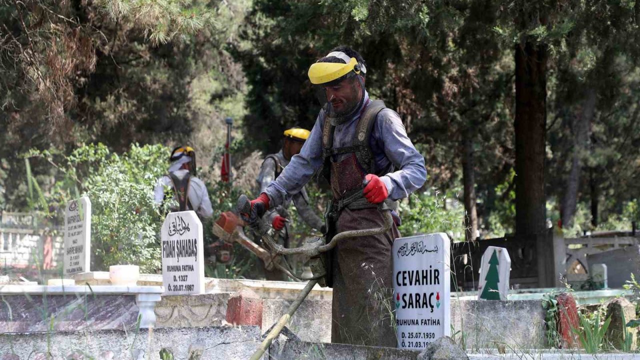 Sakarya’da mezarlıklar bayram ziyaretine hazırlanıyor