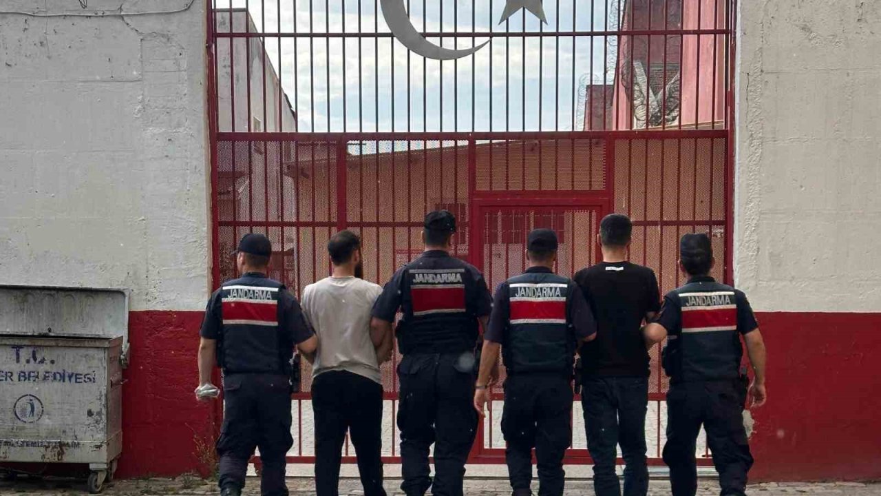 Aracı kurşunlayan şahıslar tutuklandı