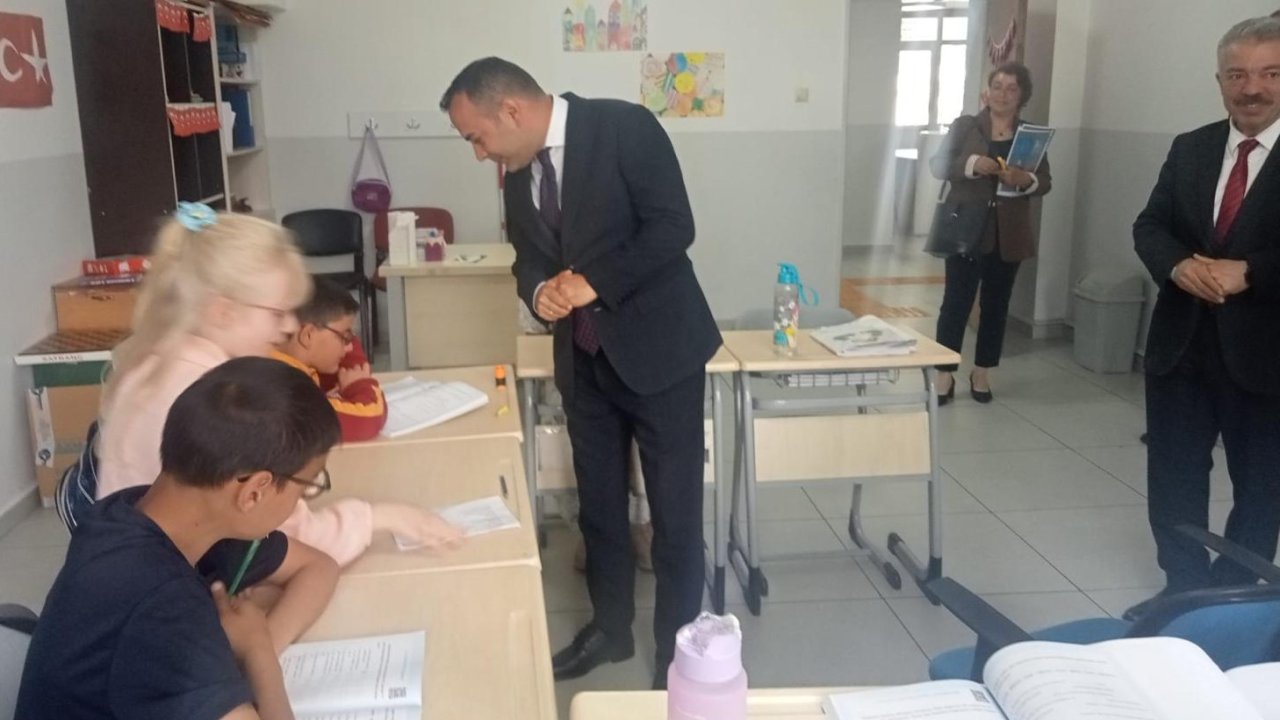 Görme engelli öğrenciler ziyaretle sevindi