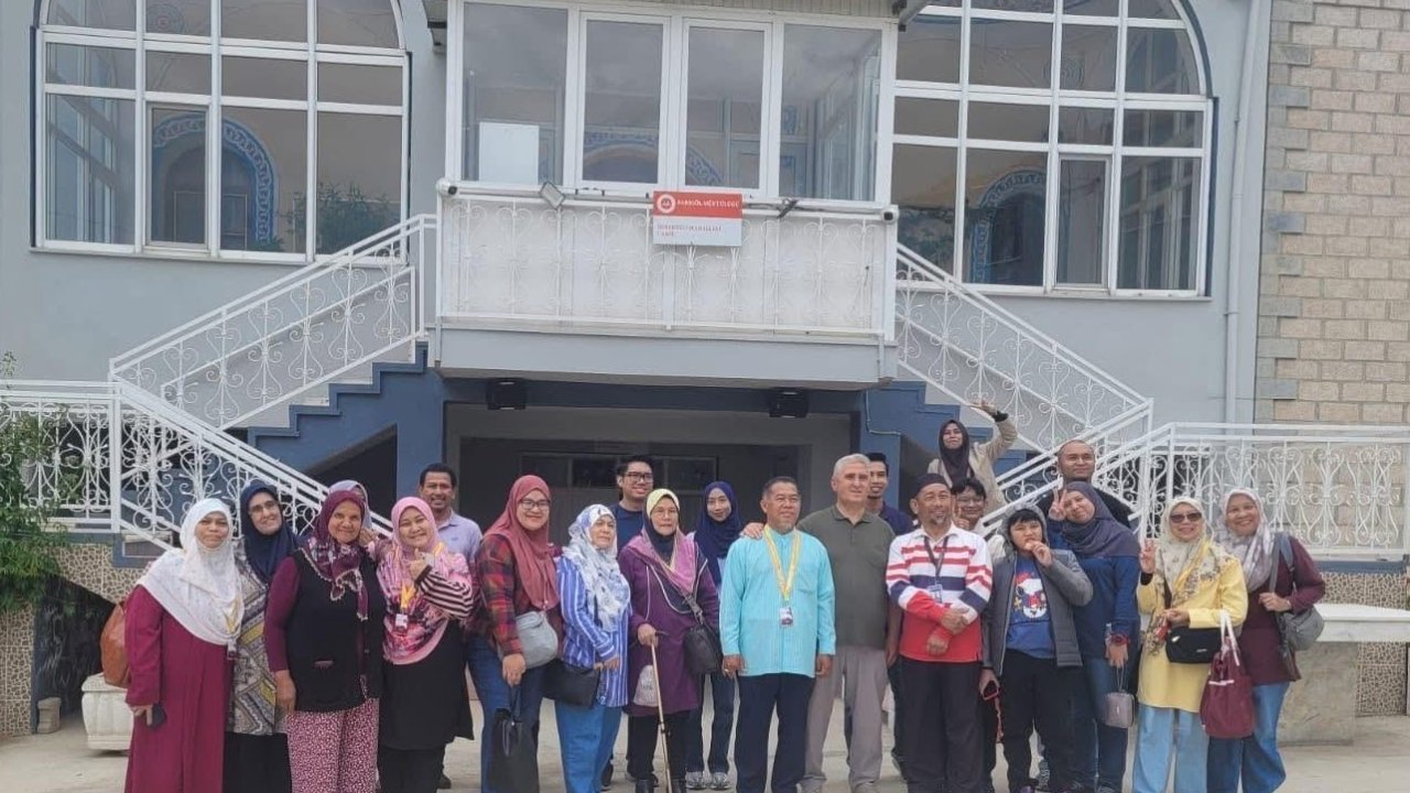 Malezyalı turistlerden Bereketli Camii’ne ikinci ziyaret