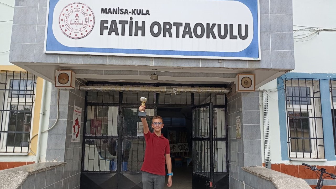 Fatih Ortaokulu öğrencisinden bursluluk sınavında tam puan