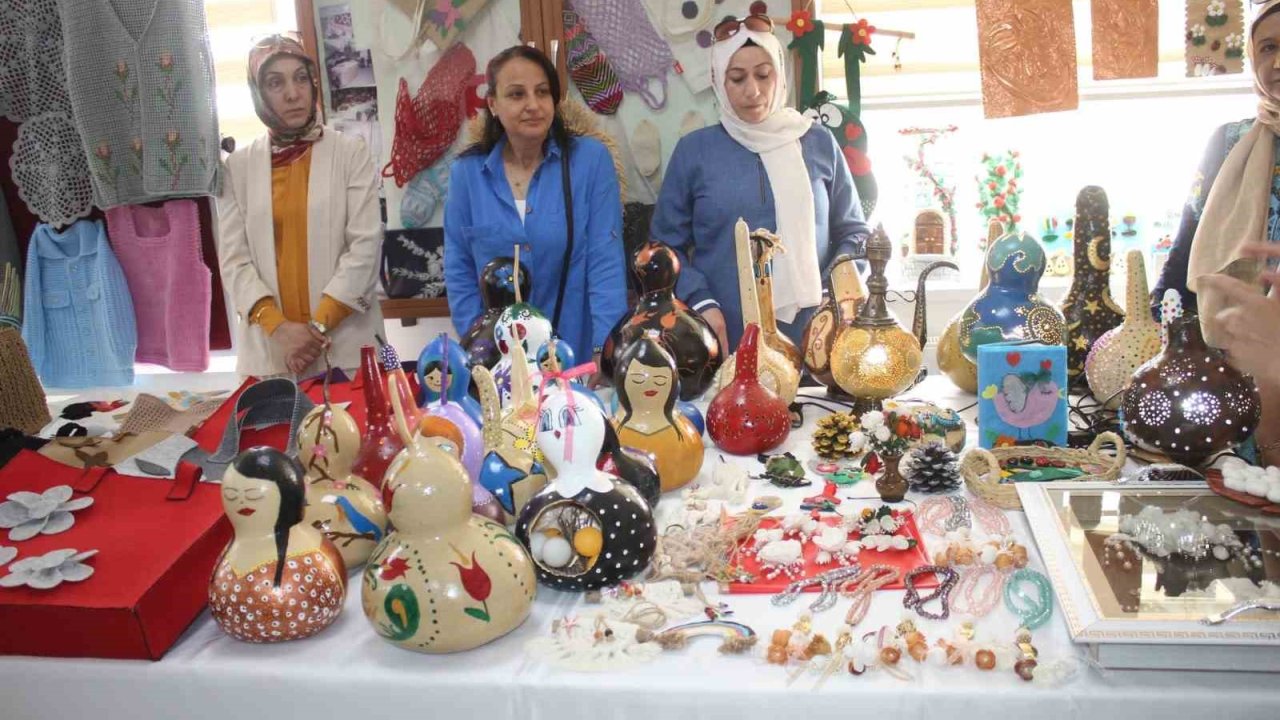 Sultanhisar’da el emeği ürünler görücüye çıkartıldı