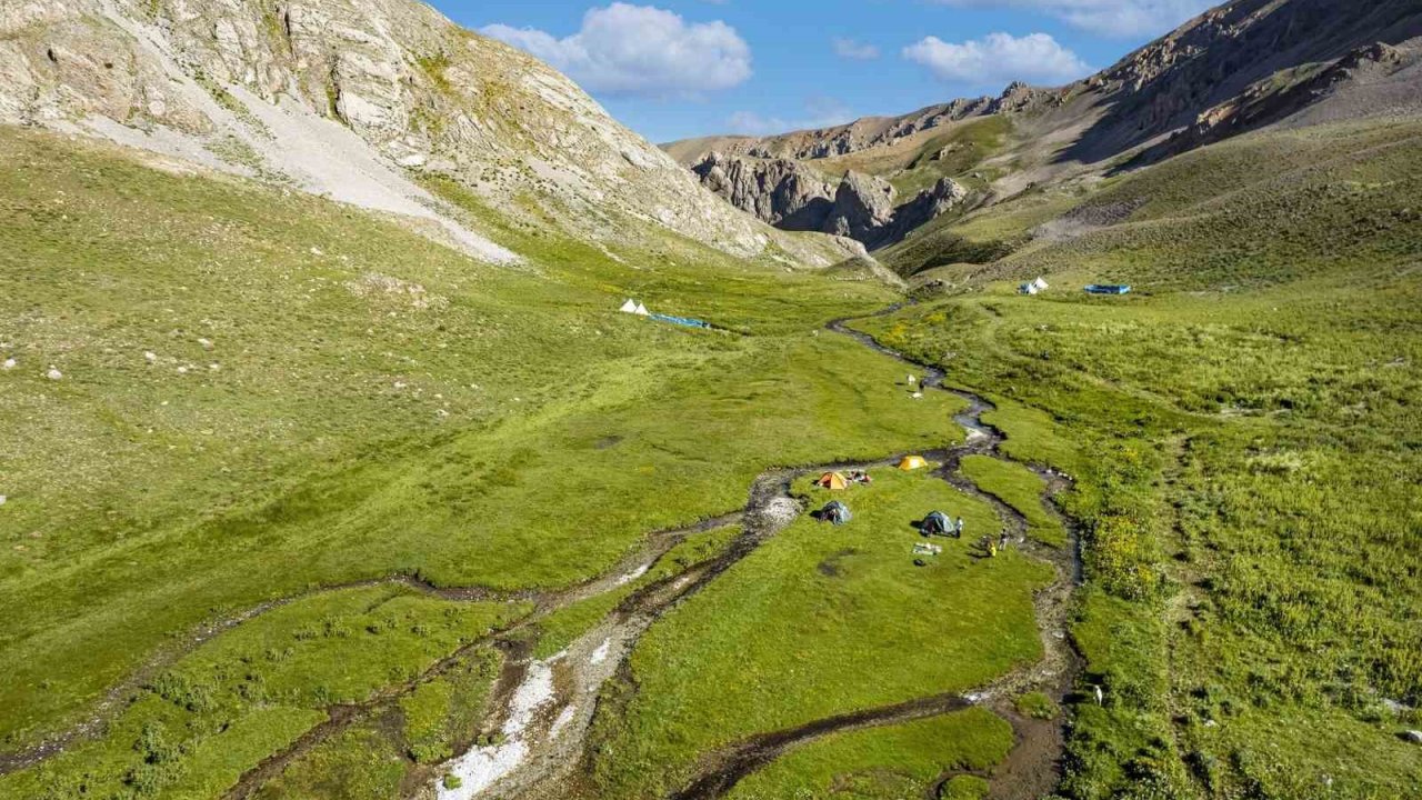 Doğanın kalbinde saklı cennet: Sohmarik Yaylası görenleri hayran bırakıyor