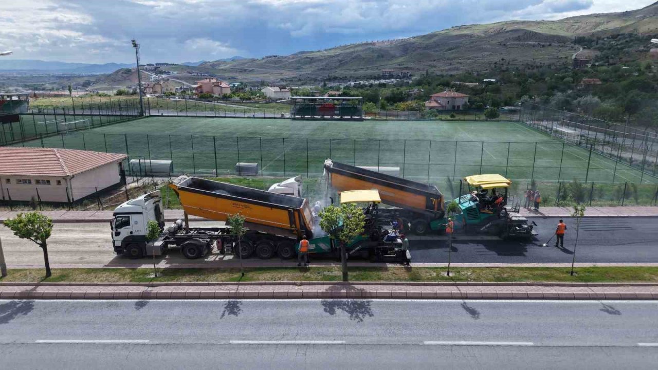 Büyükşehirin Erkilet’teki 36 milyon TL’lik yol yenileme çalışması başladı