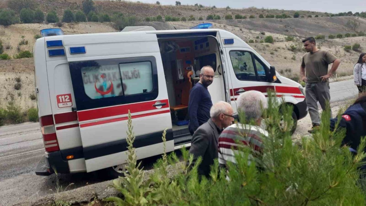 Karşı şeride geçip şarampole uçan otomobili sürücüsü yaralandı