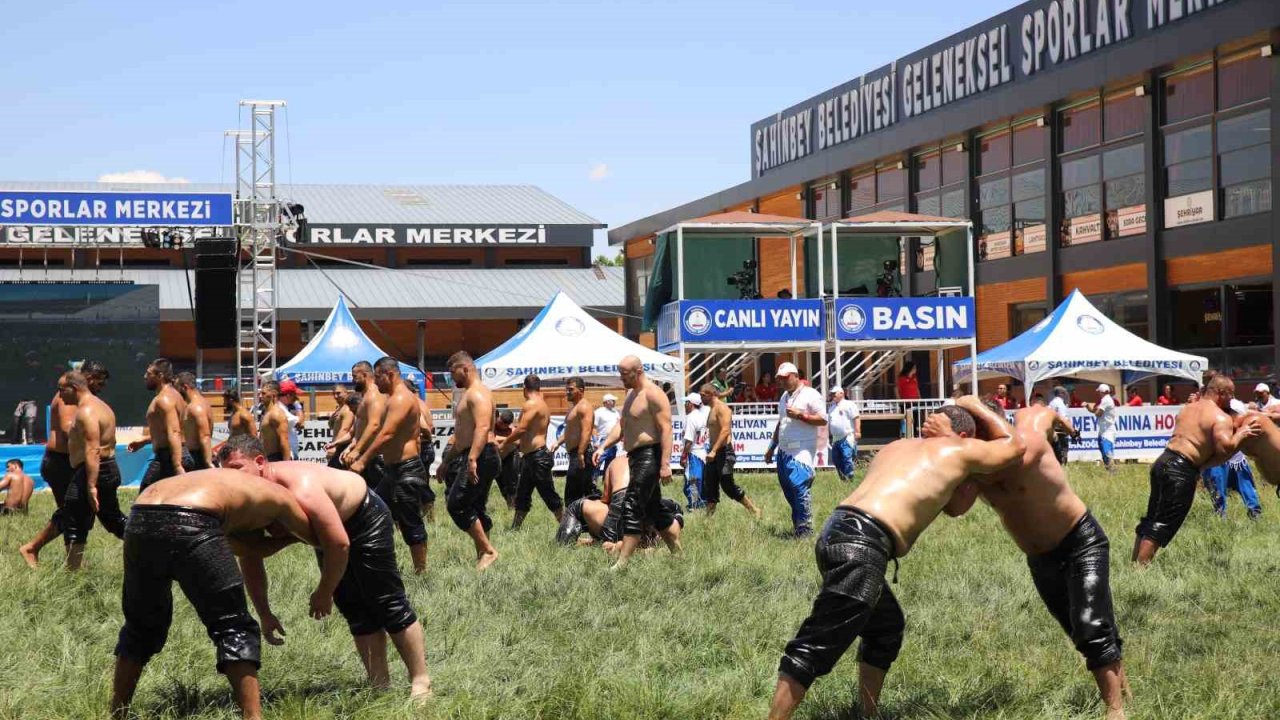 Geleneksel Yağlı Güreş Ligi, Gaziantep’te coşkuyla başladı
