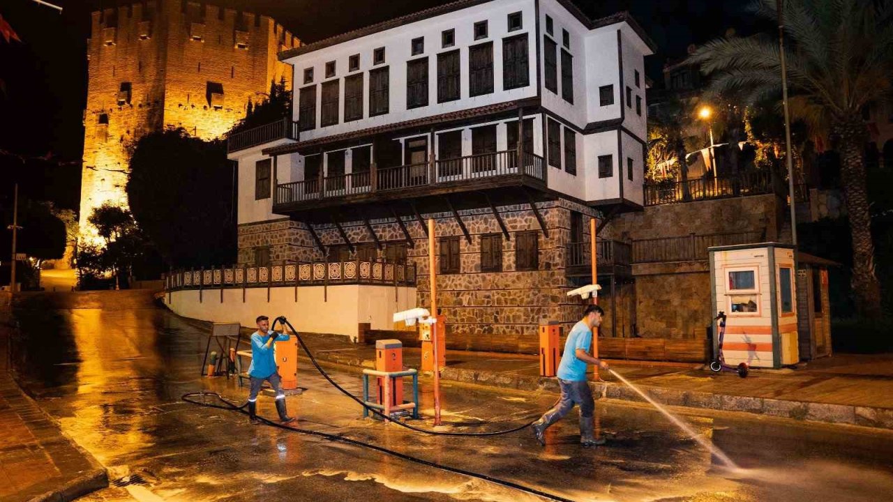 Alanya’da bayram öncesi kapsamlı temizlik seferberliği
