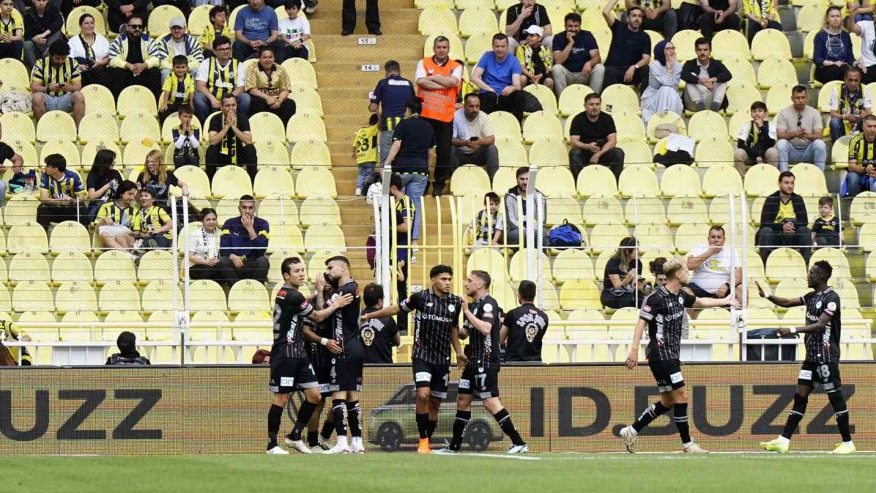 Trendyol Süper Lig: Fenerbahçe: 0 - Konyaspor: 1 (Maç devam ediyor)