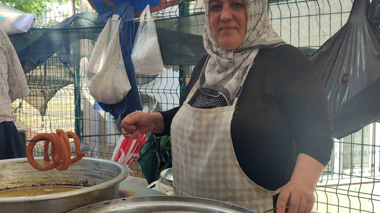 Halka tatlısı geçim kaynağı oldu